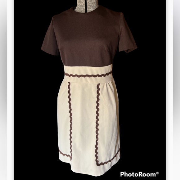 Vintage Dresses & Skirts - Super cute 60s vintage dress brown and cream Mod